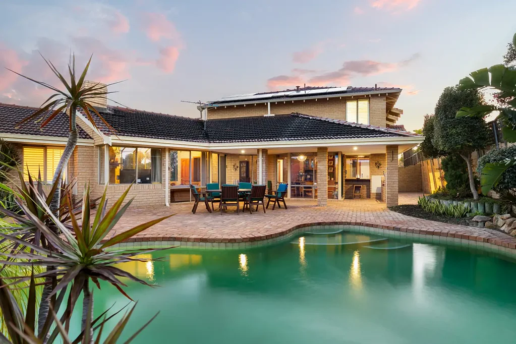 Hillarys 6Kwarto Grand in Scale, Warm at Heart - The Perfect Family Sanctuary