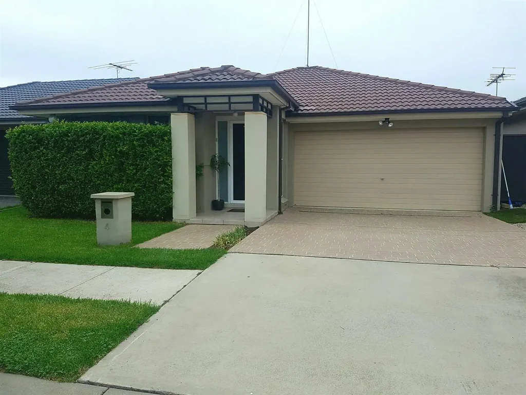 Luxury 3 Bedroom Home & Double Garage