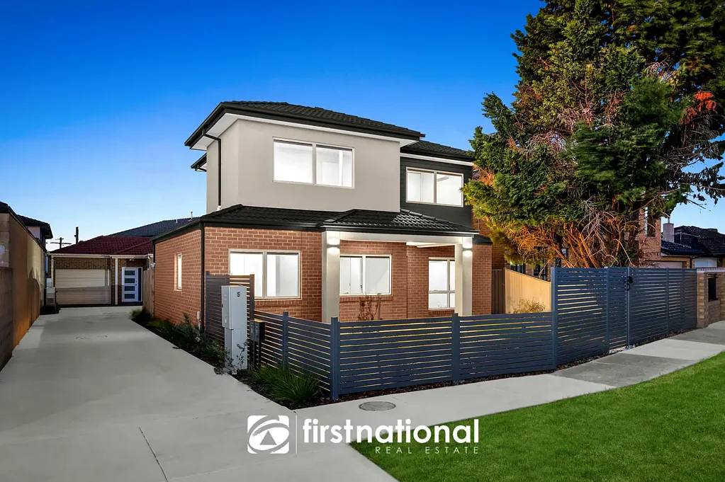 Dandenong 4Kwarto 2 MASTER BEDROOMS, ONLY 2 ON THE BLOCK WITH NO BODY CORP FEES!