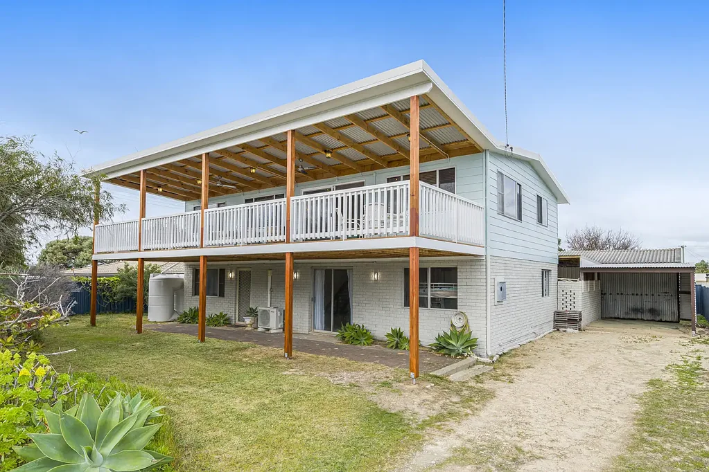 Lancelin 4Moenga Coastal Escape with Dune Views