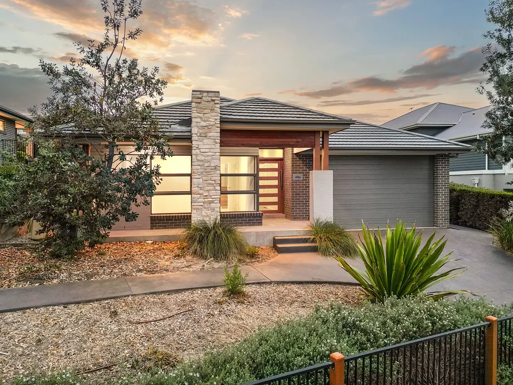 North Richmond 4Phòng ngủ Thoughtfully Designed Family Living with Display Home Finishes