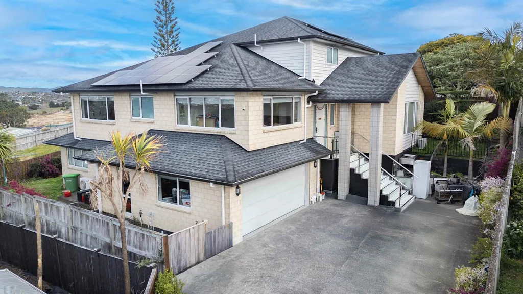 Ranui 6 Slaapkamer MORTGAGEE SALE