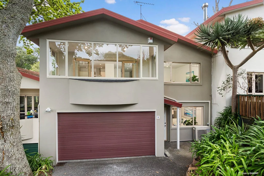 REMUERA - 4 BEDROOM FAMILY HOME