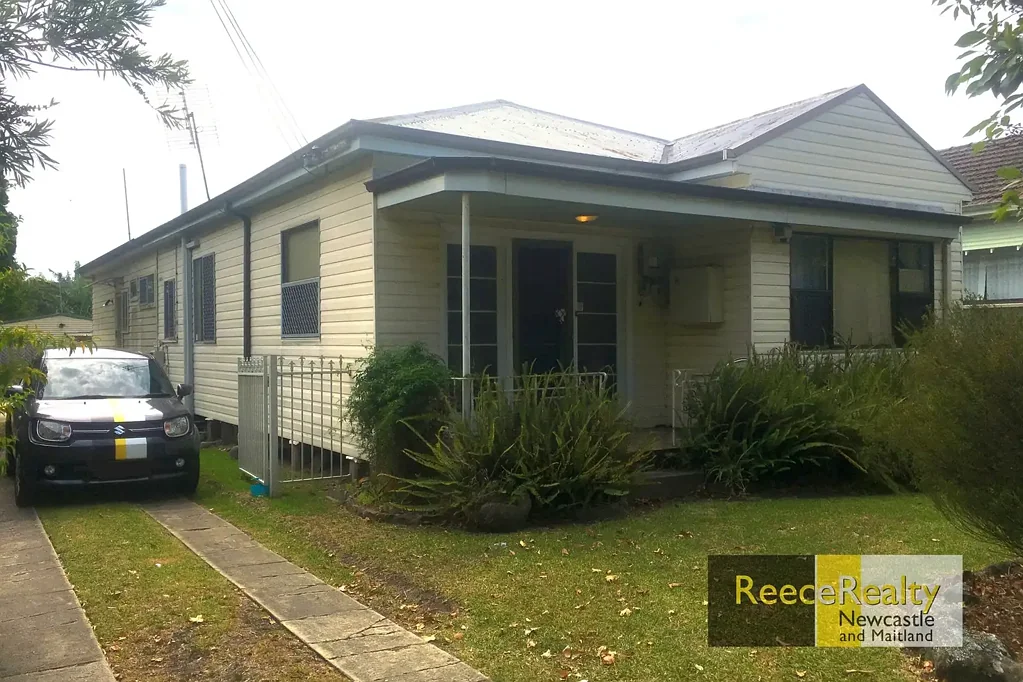 STUDENT HOUSE IN GREAT LOCATION