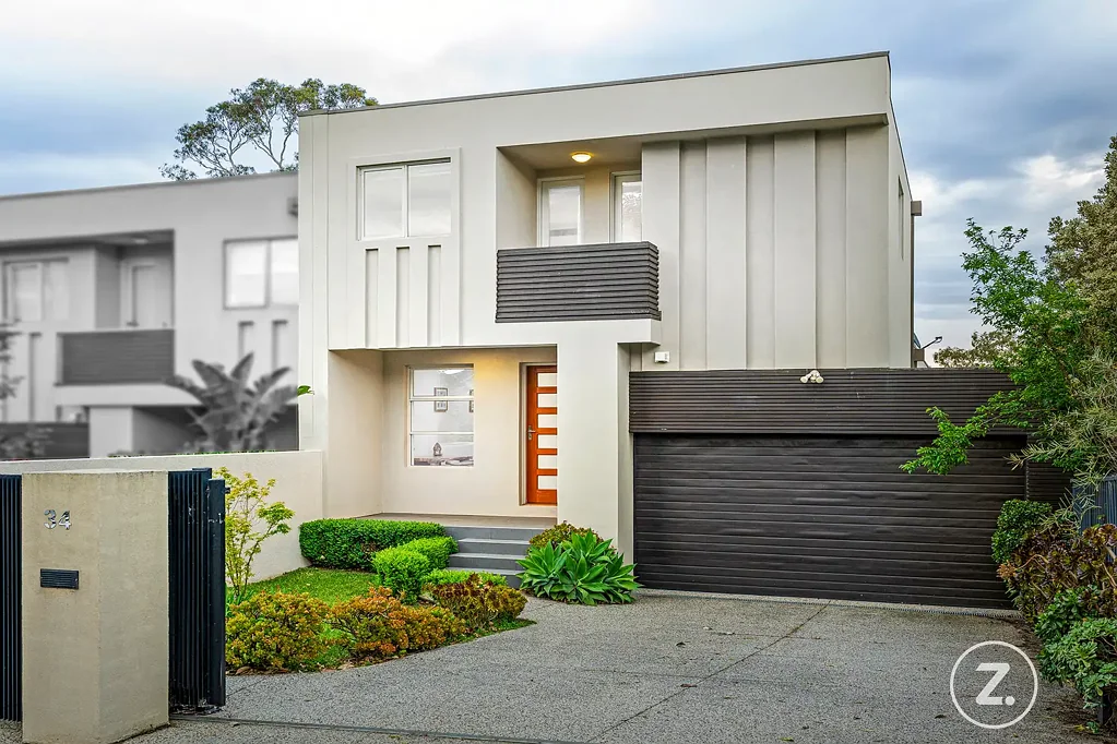 Glen Iris 5房 壮丽城市景观 三层五卧五卫 北向采光充沛 豪华多阳台 独立书房酒窖 双车库安静街巷 Stunning 50sq Home With Cityview