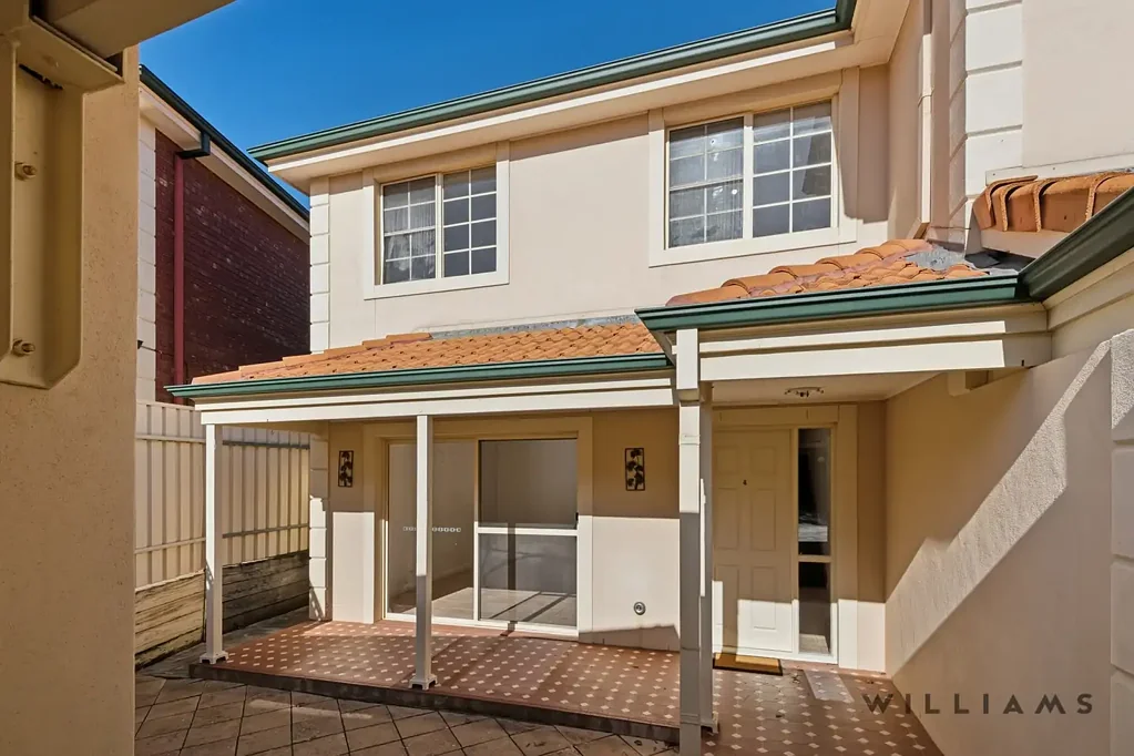 Golden Grove 3部屋 SPACIOUS TOWNHOUSE LIVING IN PEACEFUL GOODWIN CIRCUIT