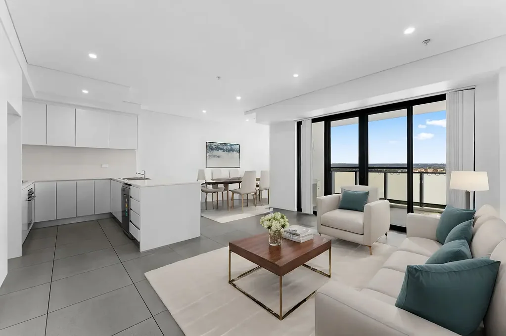 Gorgeous sun drenched apartment sitting high in the sky at "Charlene's Towers"