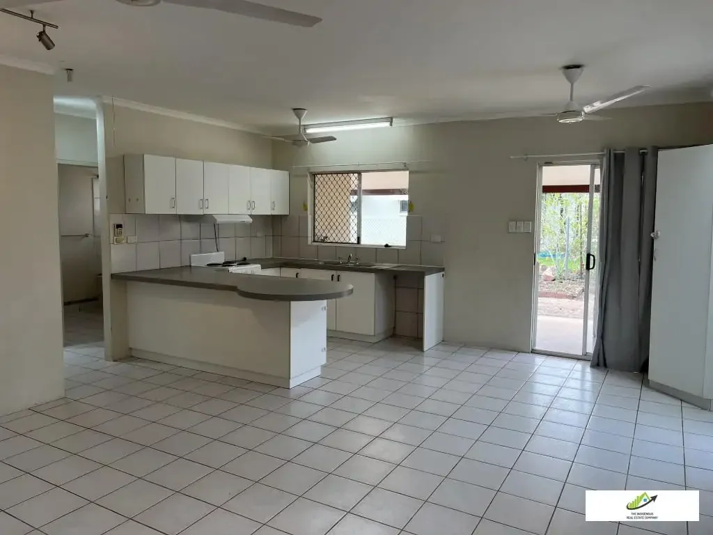 3 Bedroom, 1 Bathroom, Home, Air Conditioned with shed