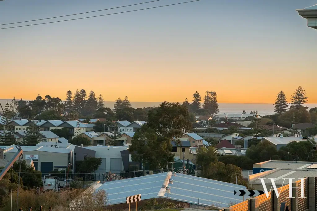 Beaconsfield 3 Bedroom Contemporary, Elevated Living with Ocean Outlooks