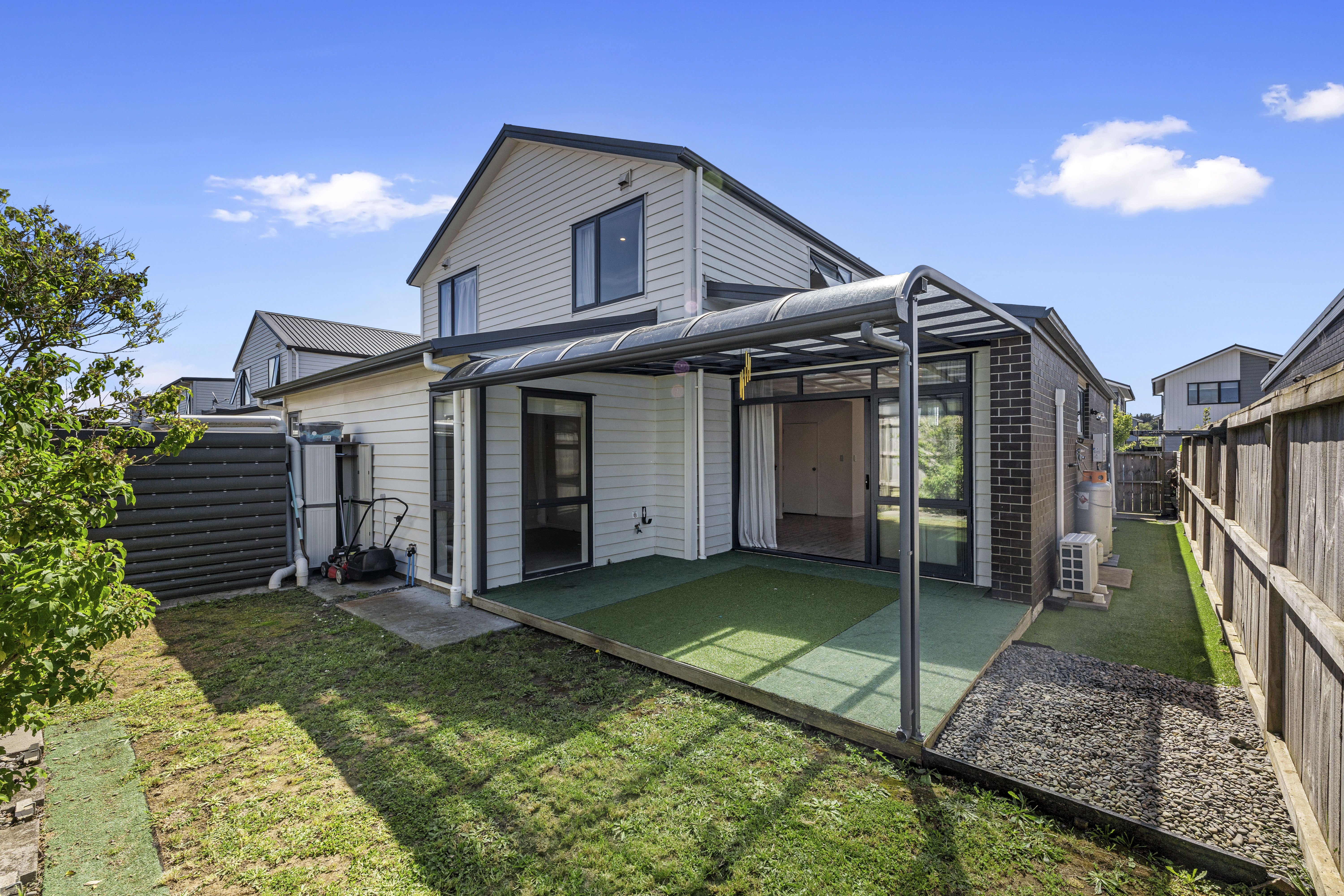 15 Hoiho Road, Pukekohe, Auckland - Franklin, 3部屋, 2バスルーム, Townhouse