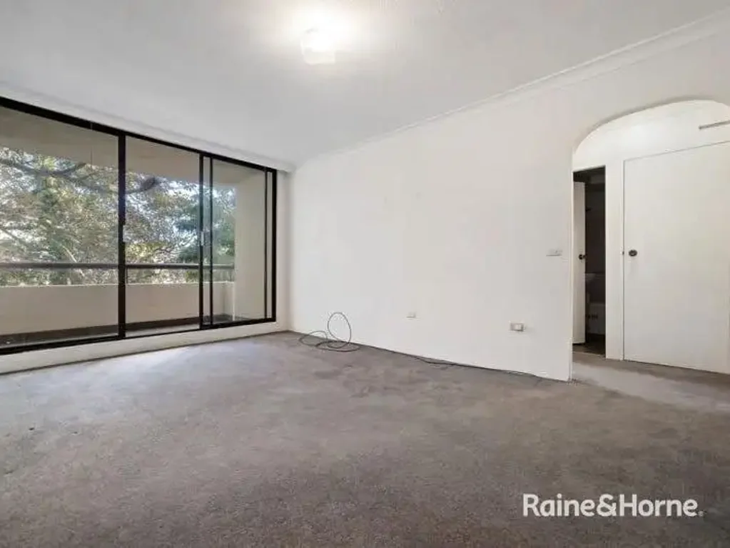 ONE BEDROOM APARTMENT IN CENTRAL LOCATION!! ENTRANCE VIA ST MARKS ROAD