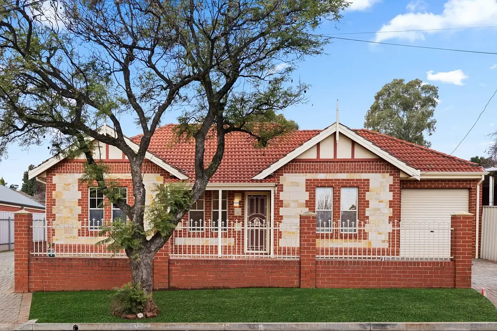Magill 3 Slaapkamer Charm in the Heart of Prestigious Magill.