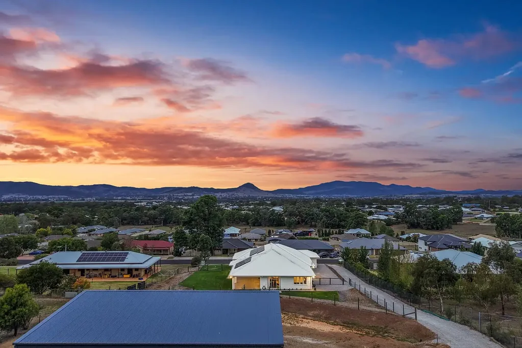 Mudgee 4房  Space, Style & Spectacular Views