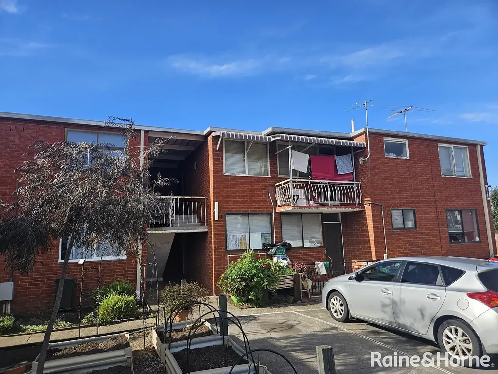 Spacious 2-Bedroom Apartment in Central St Albans