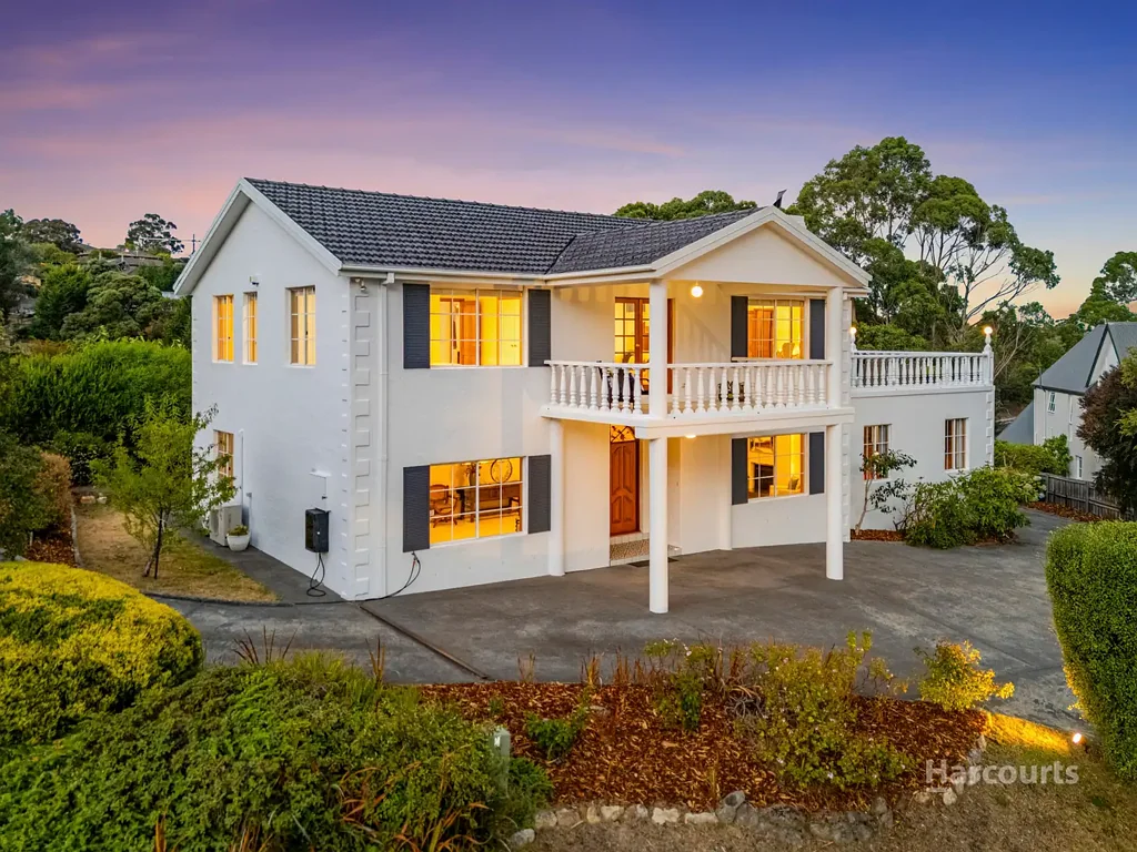 8 Jewel Court, Blackmans Bay, TAS 7052