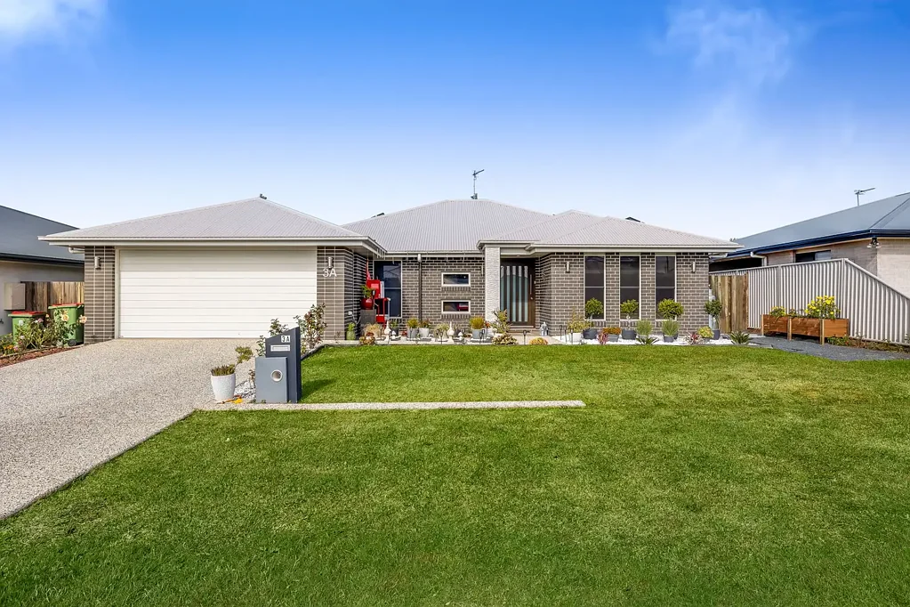 Glenvale 4部屋 Modern Luxury Living - Spacious Family Home in Fast-Growing Glenvale