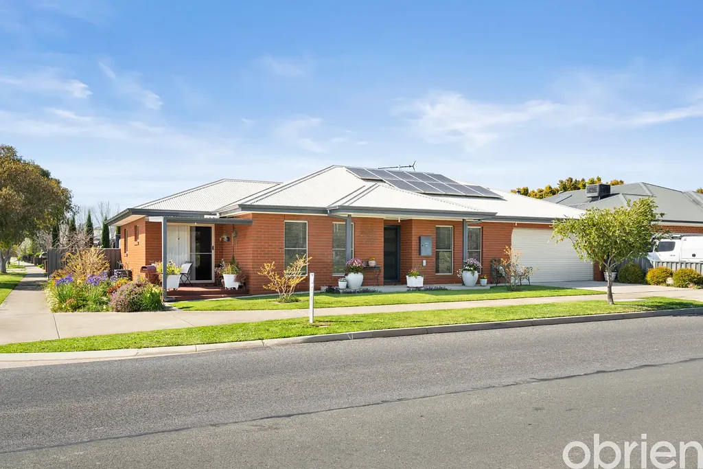 Wangaratta 3ਬੈੱਡਰੂਮ A Welcoming Home Surrounded by Established Gardens