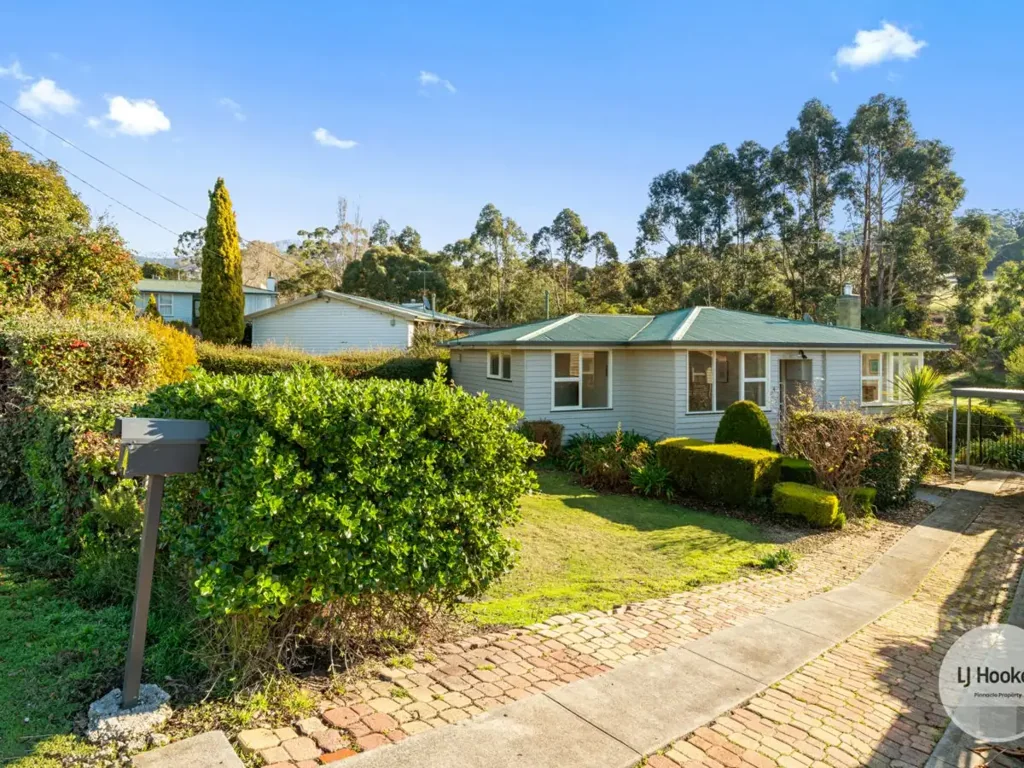 Claremont 3房  Charming Claremont classic – Comfortable, convenient & full of potential