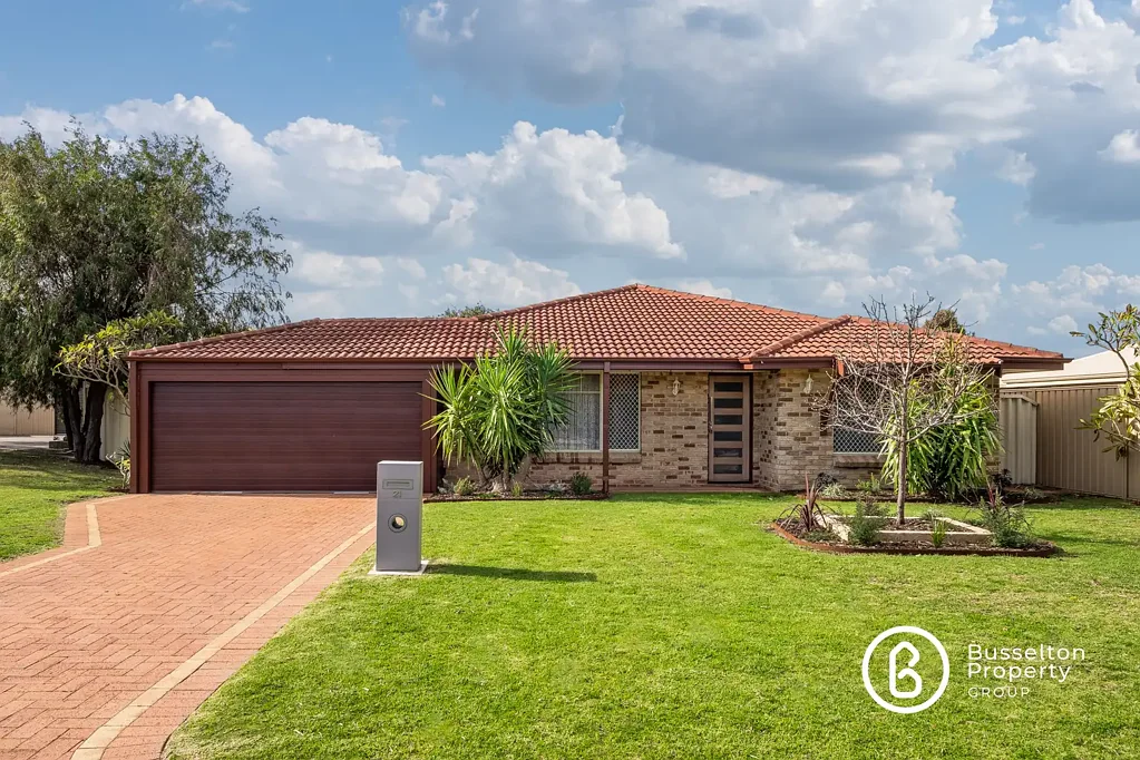 SPACIOUS FAMILY LIVING IN A CONVENIENT GEOGRAPHE LOCATION