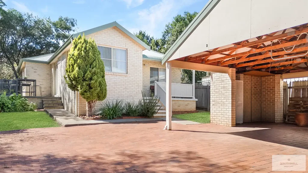East Tamworth 3房  Cute, Easy and not Strata!!