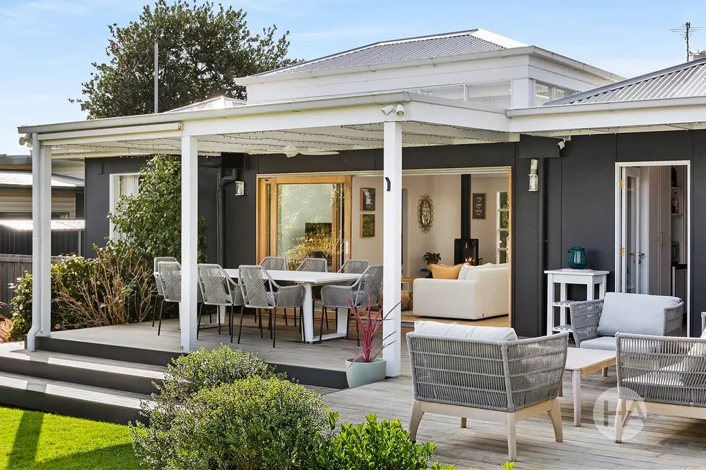 16 Parer Street, Mount Martha, VIC 3934