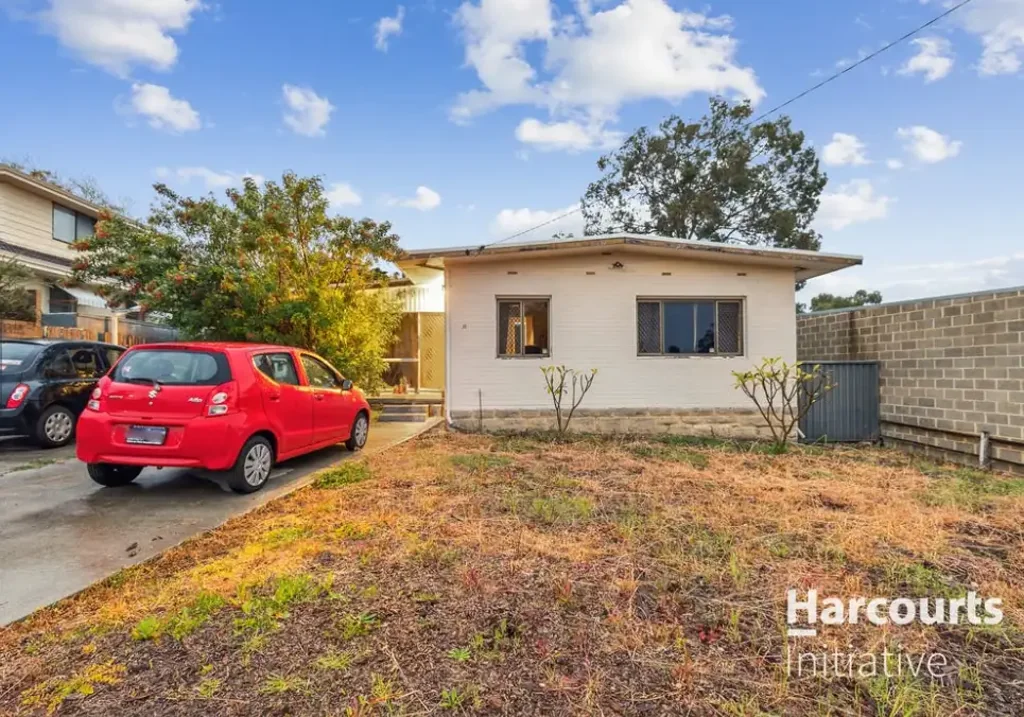 31 Manolas Way, Girrawheen, WA 6064