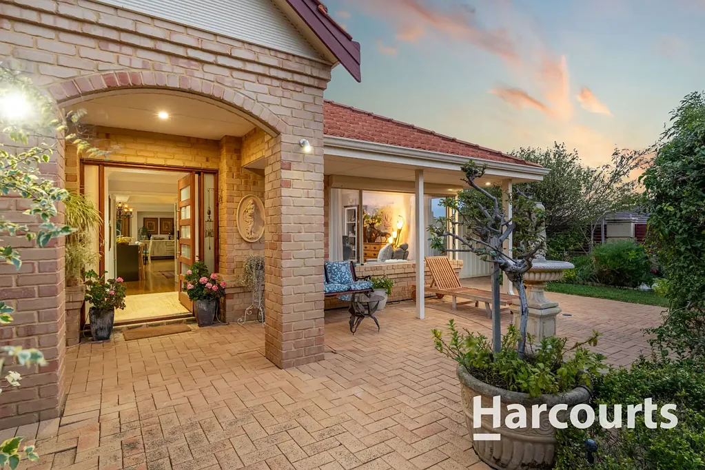 11 Carpenter Chase, Wanneroo, WA 6065