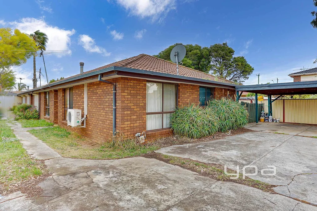 1/2 Tennyson Drive, Delahey, VIC 3037