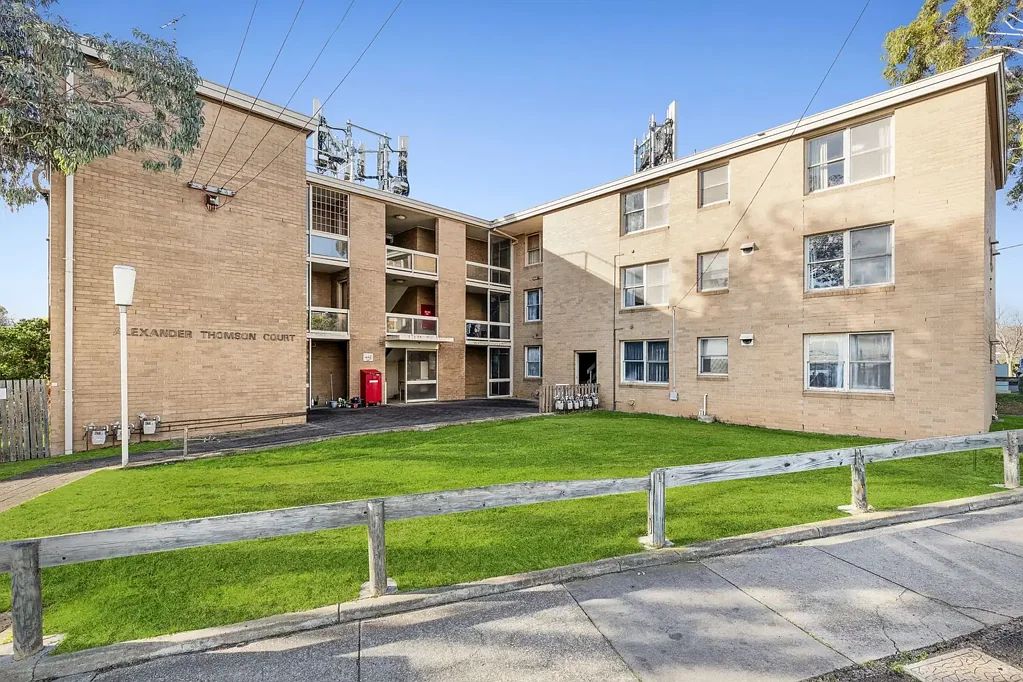 Geelong 18 Bedroom Block of 9 X 2 Bedroom strata titled units in this prime location