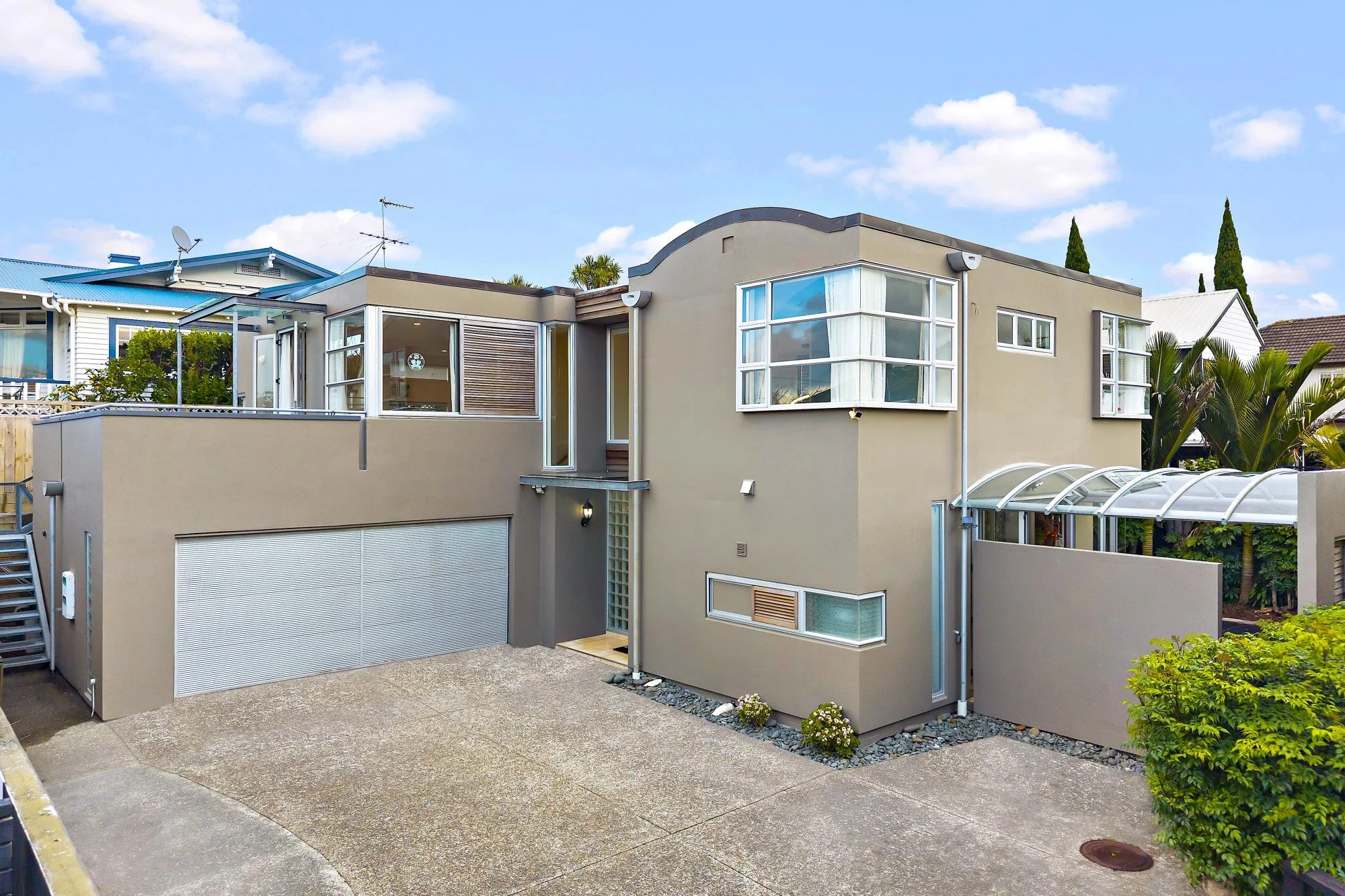 Epsom 4침실 EMBRACE TRADITIONAL EDUCATION IN EPSOM ADDRESS!