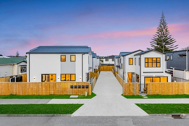 19A-E Sturdee Road, Manurewa, Manukau City