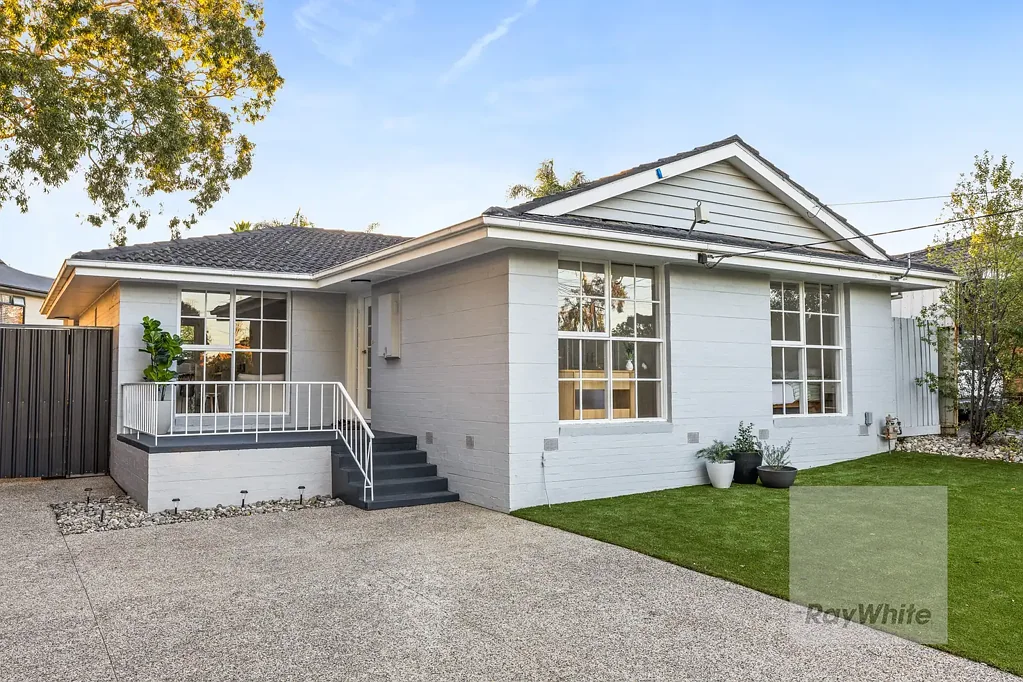Bundoora 3房 Bundoora热门社区 543m2全幅地 现代舒适设计 自然采光充沛 低维护庭院 家人娱乐空间 便捷生活配套 Modern Family Living in a Peaceful Bundoora Pocket