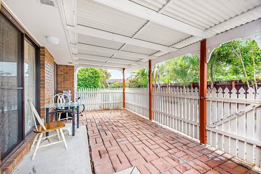 Charming Single-Level Duplex in Prime Location!