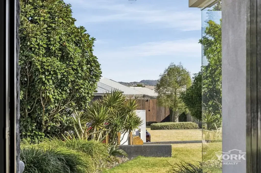 Kleinton 4ਬੈੱਡਰੂਮ WHY BUILD??   THIS BEAUTIFUL HOME IS AS NEW WITH ALL THE TRIMMINGS!!