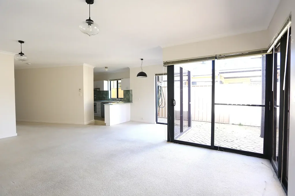 Esperance 3Moenga Town Central Complex Living