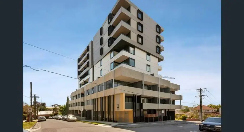 Unbeatable property in the heart of Box HIll with fully Furnished