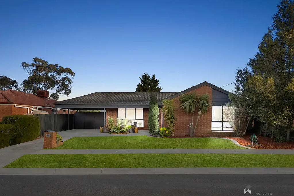 76 Yarcombe Crescent, Craigieburn, VIC 3064