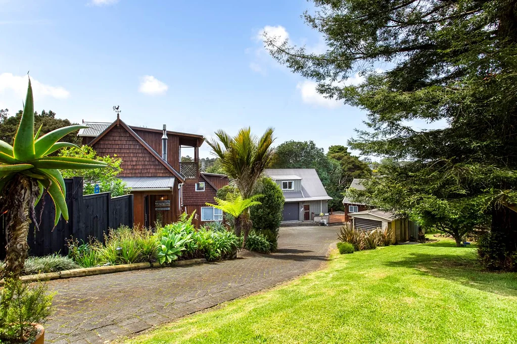 Greenhithe 7房 5,560㎡梦幻庄园！5栋建筑组合，工作室+超级车库+谷仓，自住、收益与机遇并存！ Home & Income 5,560sqm Lifestyle Opportunity