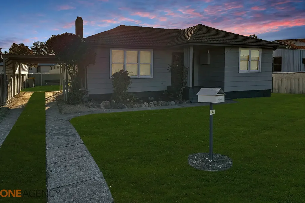 147 Lone Pine Avenue, Orange, NSW 2800