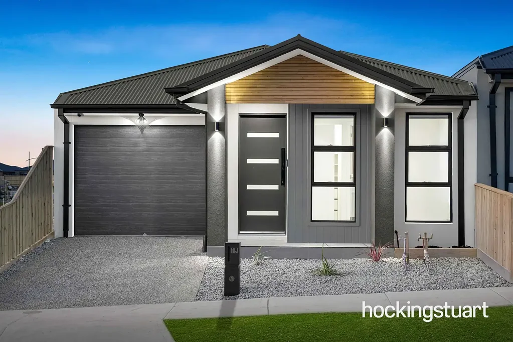 19 Dollfus Circuit, Wollert, VIC 3750
