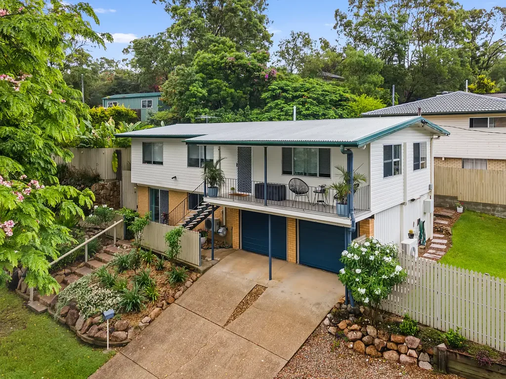 35 Tombondan Crescent, Ferny Hills, QLD 4055