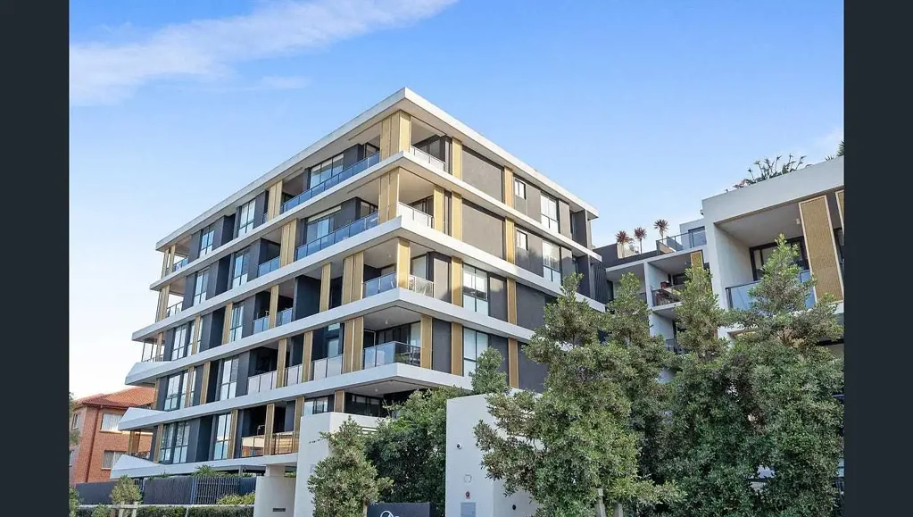 Two Bedroom Two Bathroom Apartment At Sky Gardens Available Now!