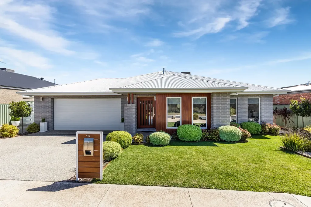 16 Argyll Drive, Junortoun, VIC 3551