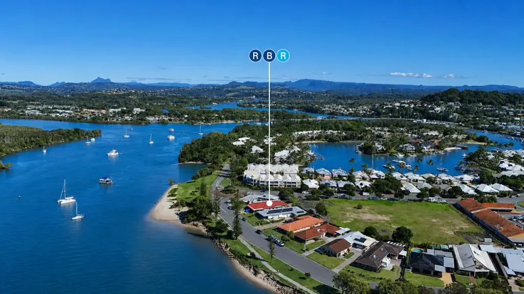 Tweed Heads 2Phòng ngủ Relaxed Riverfront Living in One of Tweed's Most Tightly Held Pockets