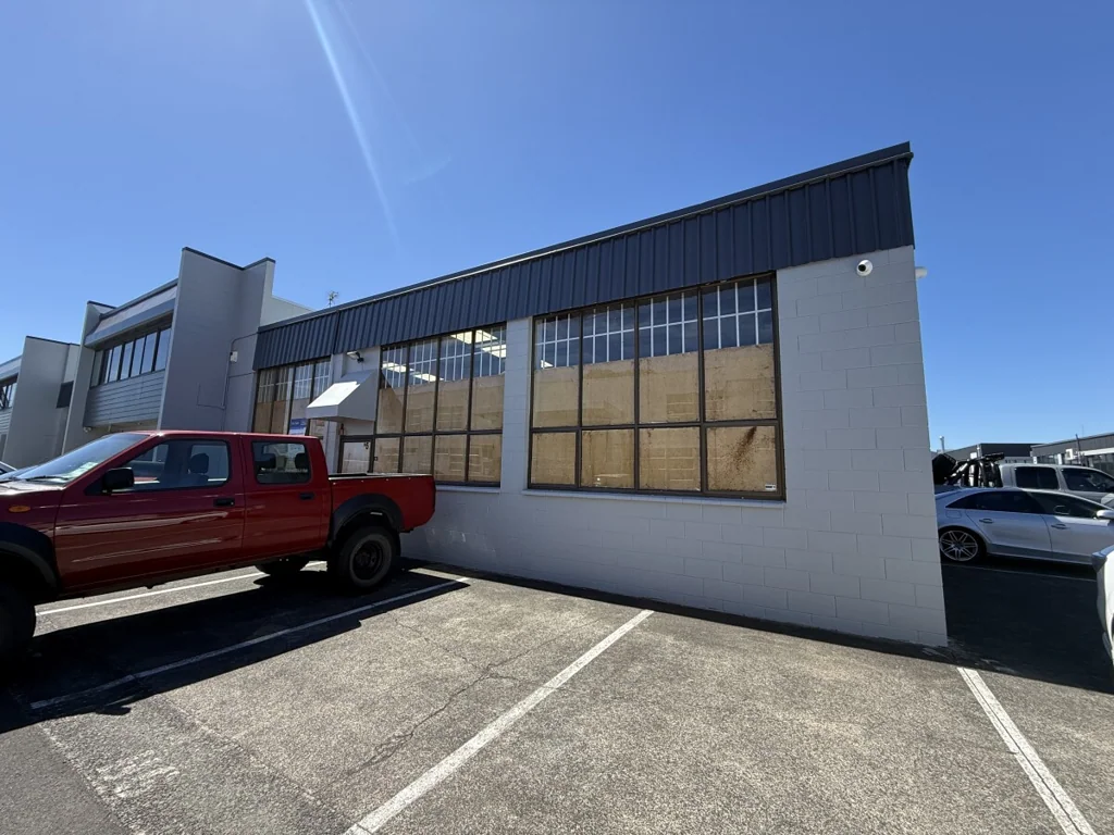 Henderson  Corner Unit in Popular Industrial Complex