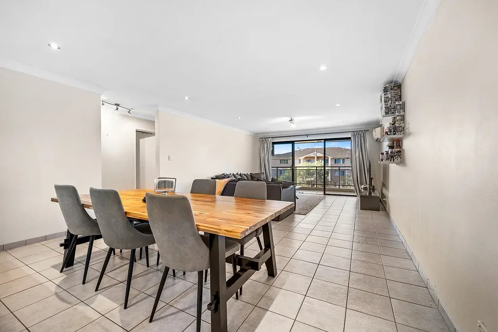 Silverwater 2ਬੈੱਡਰੂਮ STYLISH AND SPACIOUS TOP FLOOR APARTMENT - 102SQM PLUS CARSPACE - OPEN TO VIEW SATURDAY 10.45-11.15AM