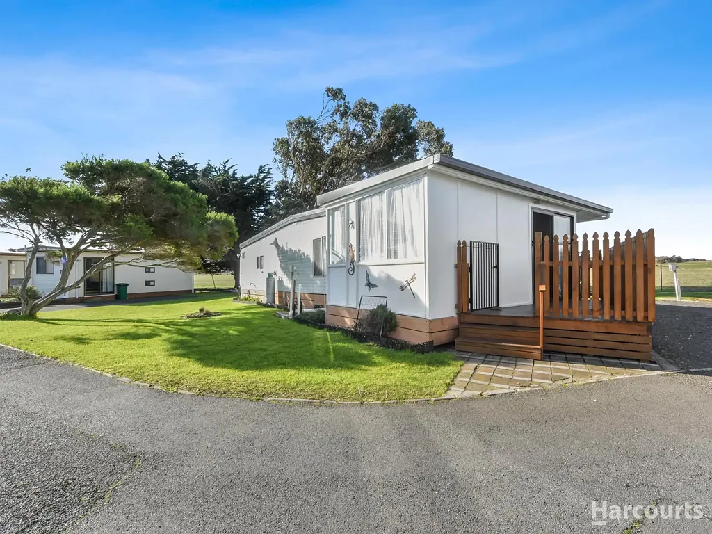 Low Head 2房  One of a Kind Coastal Lifestyle Opportunity!!