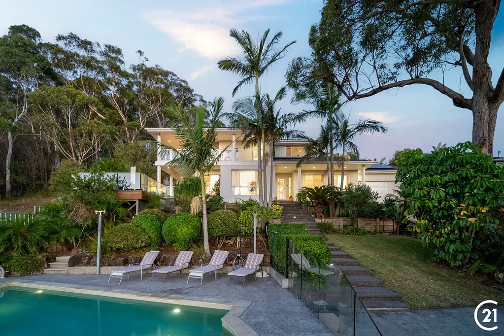 Corlette 5房  Stunning Coastal Retreat with Sweeping Bay Views in Corlette