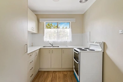 रसोईघर - 10 Wanda Street, Logan Central, QLD 4114