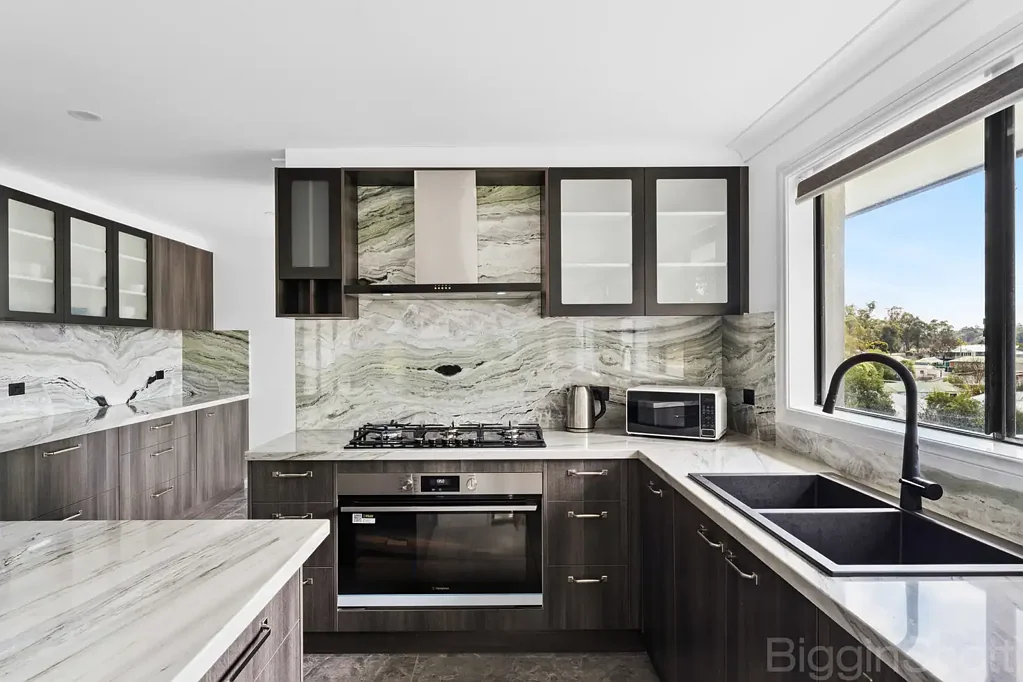 Hepburn 5غرفة نوم Expansive 5 Bedroom/3 Bathroom Family Home with Premium Features